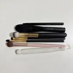 DAISO Seria LOFT アイシャドウブラシ　メイクブラシ　まとめ売りのサムネイル