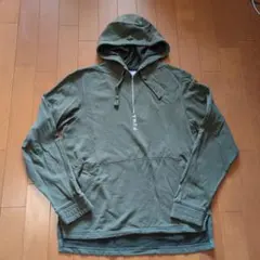 PUMA オリーブグリーン フード付きパーカー