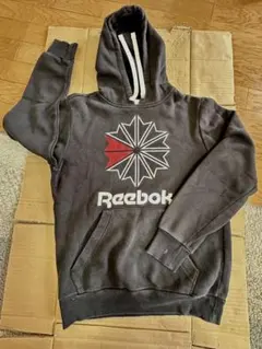 Reebok ブラック　フード付きパーカー  Sサイズ　メンズ　レディース