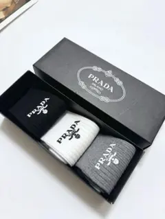 PRADA ロゴ リブソックス 3点セット（ブラック・ホワイト・グレー）
