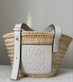 お値下げ中♡LOEWE かごバッグ ベージュ/ホワイト 2025年最新】LOEWE かごバッグの人気アイテム - メルカリ