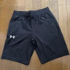 Under Armour YXL 黒ハーフパンツ