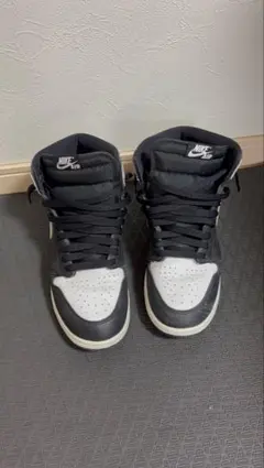 NIKE Air Jordan 1 Retro High OGのサムネイル