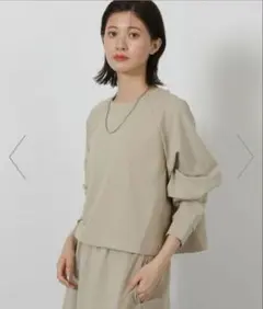 新品未使用　布帛切替カットプルオーバー　グレージュ　F