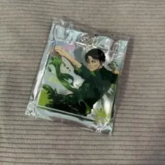 進撃の巨人　秋葉原　リヴァイ　アクリルキーホルダー