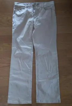 ベージュ　パンツ　レディース