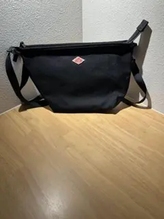 マ*メ様 ダントン　ブラック ショルダーバッグ