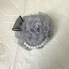 385 ハンドメイド コサージュ ビーズ　卒業式　入学式　グレー　セレモニー