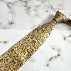 美品✨　サルヴァトーレフェラガモ イエロー　総柄　ネクタイ