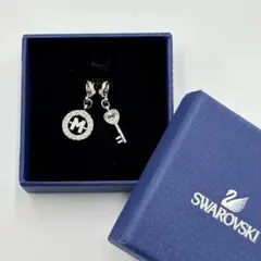 SWAROVSKI チャーム 2点セット 箱付き 未使用 ラインストーン 極美品のサムネイル