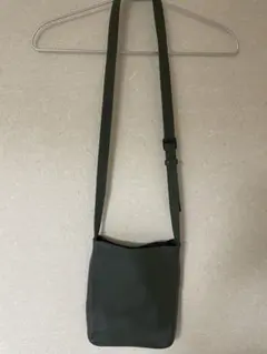 agnès b. ダークグリーン ショルダーバッグ　牛革ユニセックス