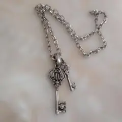 鍵　大小　ネックレス