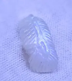 レインボー ムーンストーン　ペンダント トップ　フェザー　羽　6月　誕生石