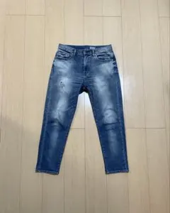 UNIQLO ルーズフィットテーパードジーンズ