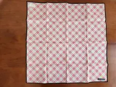 か*し様 BURBERRY LONDON バーバリーのハンカチーフ折り目がある新