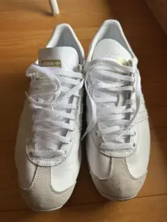 adidas スニーカー ホワイト　カントリーのサムネイル