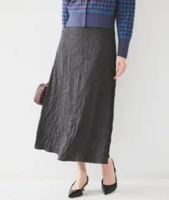 UNTITLED　クラッシュAラインスカート　チャコールグレー　サイズ3