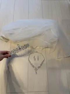 ウェディングティアラ、ネックレス、ピアス、ベールセット