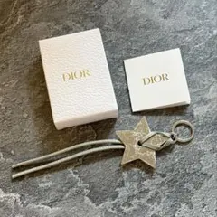 Dior 星型キーホルダー