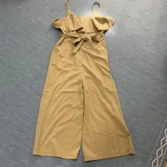 セシルマクビー サロペット ベージュ ワイドパンツのサムネイル