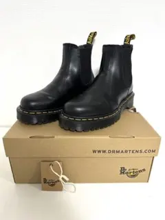 Dr. Martens サイドゴアブーツ ブラックのサムネイル