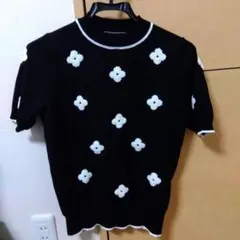 黒 花柄刺繍 ニットセーター Sサイズ