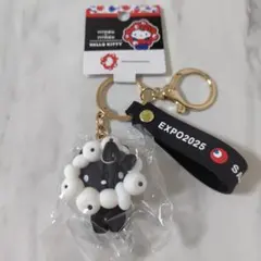 【新作】ハローキティ　サンリオ ミャクミャク キーホルダー ホワイトブラックのサムネイル