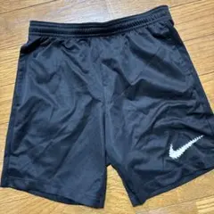 キッズ　Nike DRI-FIT ブラックショートパンツ S