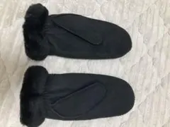 UGG ファー付き黒ミトン