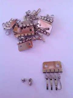 4連キーケース シルバー ５個カシメつき