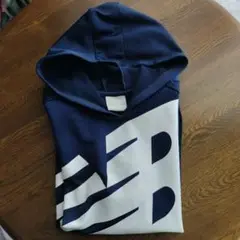 今日だけの価格！New Balance ネイビー パーカー（１６０サイズ）