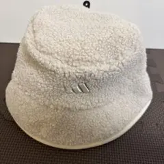 adidas フリース ハット アイボリー