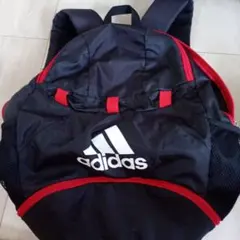 adidas バックパック 黒 赤 メッシュポケット付き