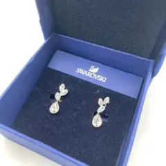 ✨極美品✨スワロフスキー SWAROVSKI シルバードロップイヤリング 箱付のサムネイル
