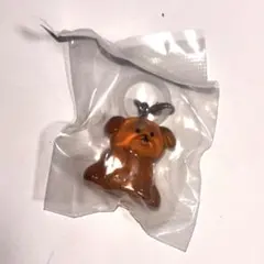 weekends ウサギの帽子を被った立体クマチャーム - メルカリ