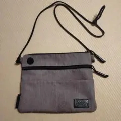 FOCUSED SPACE グレー サコッシュ