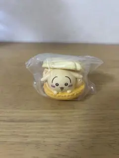 ちいかわ　ガチャガチャ　マカロン　うさぎ