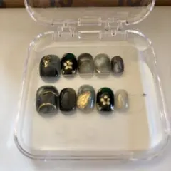 グレーと緑の花模様ネイルチップセット