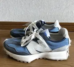 ニューバランス　New Balance スニーカー　U327 23.5のサムネイル