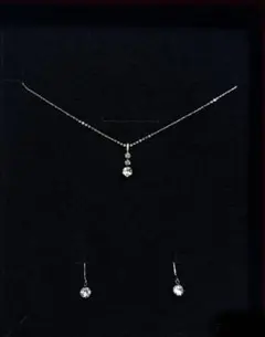 正月セール❣️ダイヤモンド風ストーン ネックレス&イヤリングセット