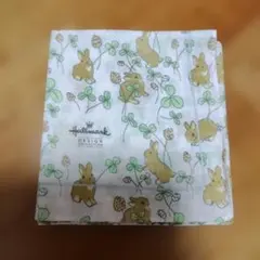 Hallmark 　しろつめくさとウサギ　ハンカチ