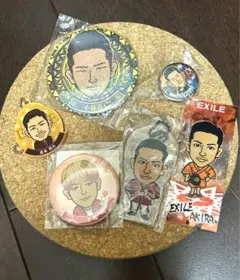 EXILE 直己缶バッチAKIRAチャーム千社札MATSUキホルダー世界缶バッチ