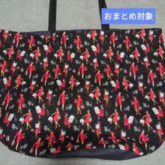 ●超ドでか●女性とトイプーと黒猫柄バケツ型エコバッグ