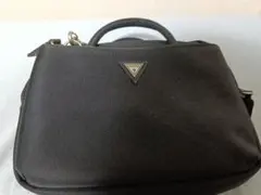 GUESS ショルダーバッグ ブラック