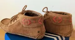 UGG ブラウン スエード モカシン ショートブーツ　22.5cmのサムネイル