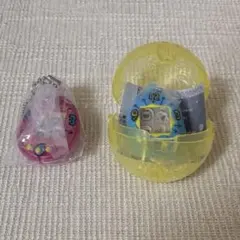 たまごっち シャカシャカ チャームコレクション 2点セット ブルー、透明ピンク