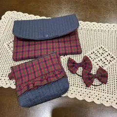 Hiromi ファミリア風赤チェックの通帳、お薬手帳ポーチ他2点 Hiromi様専用 ファミリア風赤チェックの通帳、お薬手帳ポーチ他2点