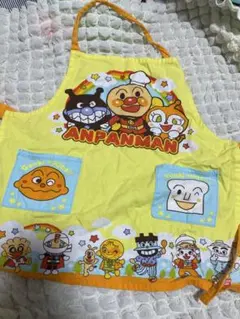 エプロン　アンパンマン