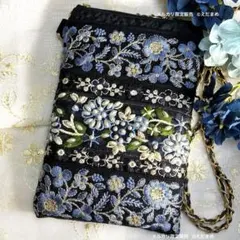 スマホショルダーバック　ポーチ　サコッシュ　花柄パール刺繍リボン　ブルーブラック