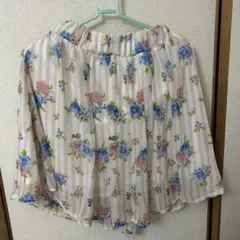 ハニーズ花柄スカート